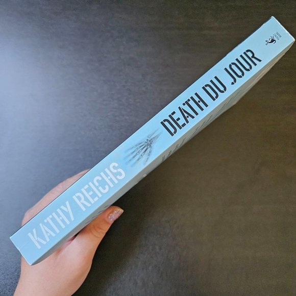 4/$25 Death du‎ Jour by Kathy Reichs - Paperback - Picture 3 of 5